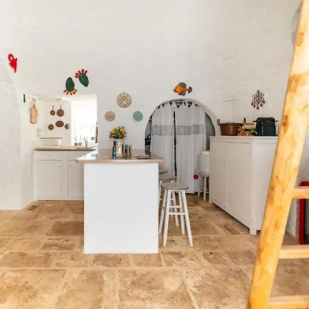 Trullo Ape Regina By Monholiday