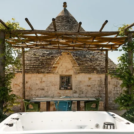 Trullo Ape Regina By Monholiday Villa *